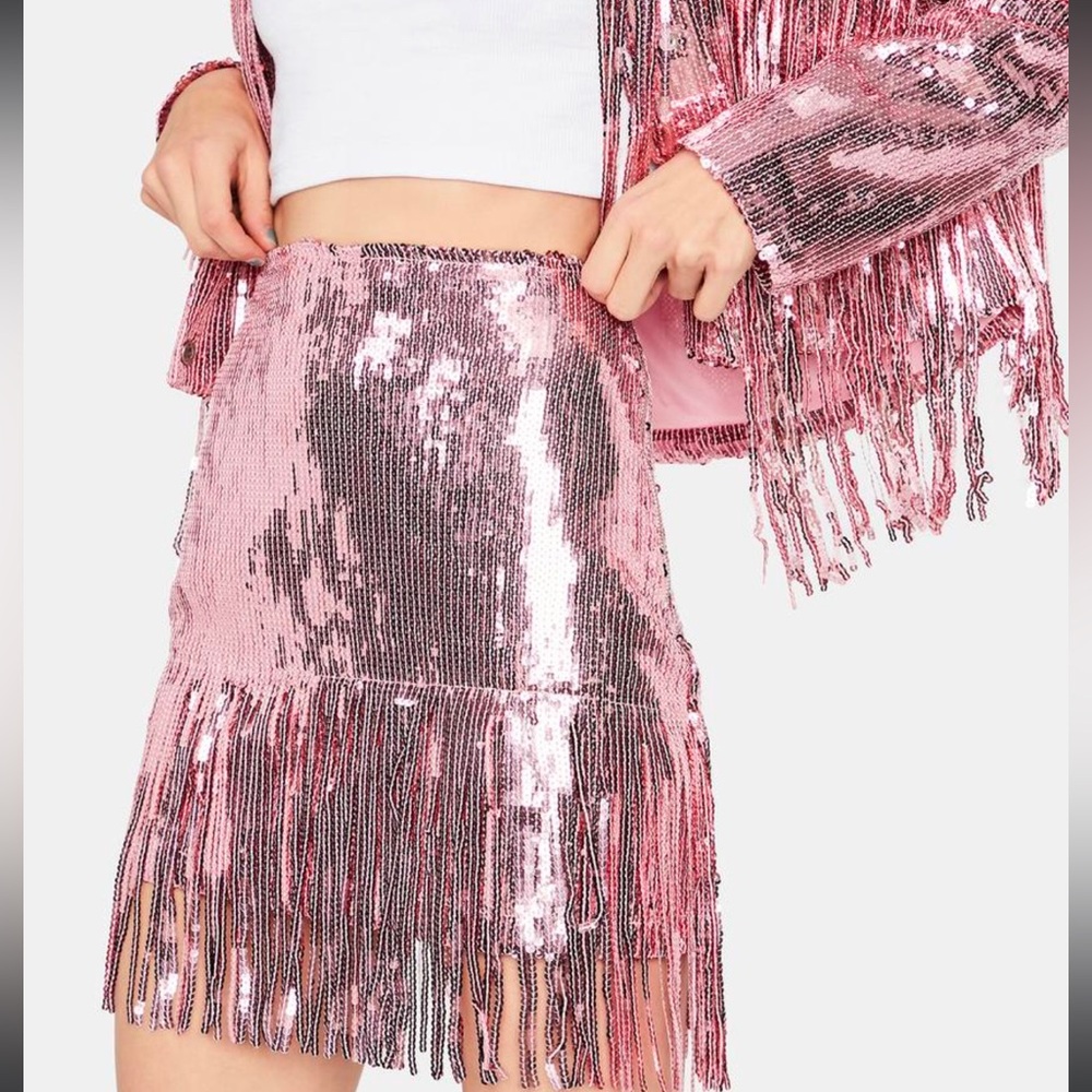 CAPSULE: Blindin'Baddie Pink Sequin Skirt NWT
Size XL